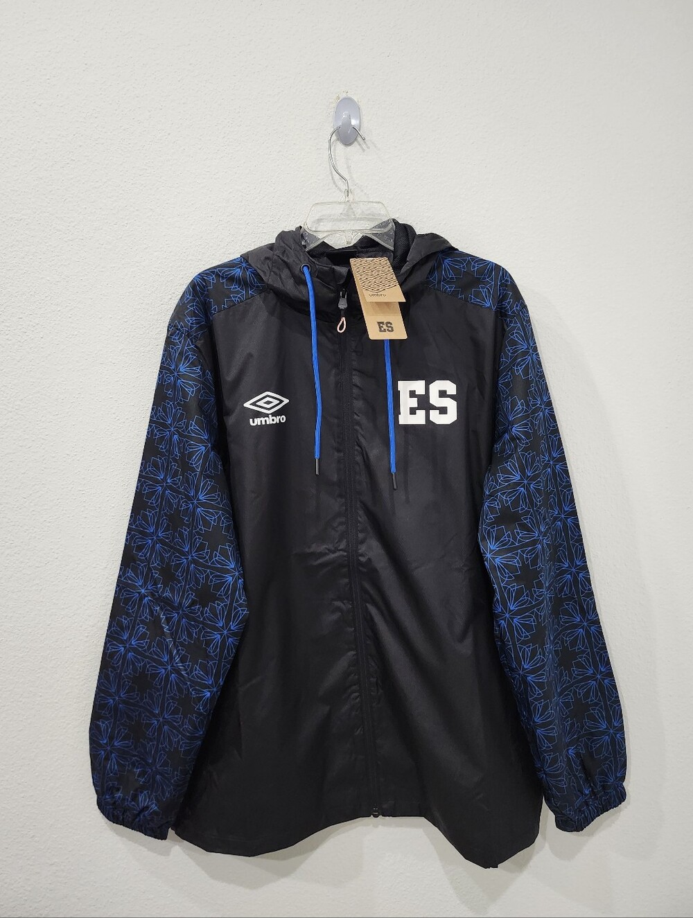 Umbro El Salvador National Team Full-Zip Hooded Rain/Wind Jacket Mens Size XL NW